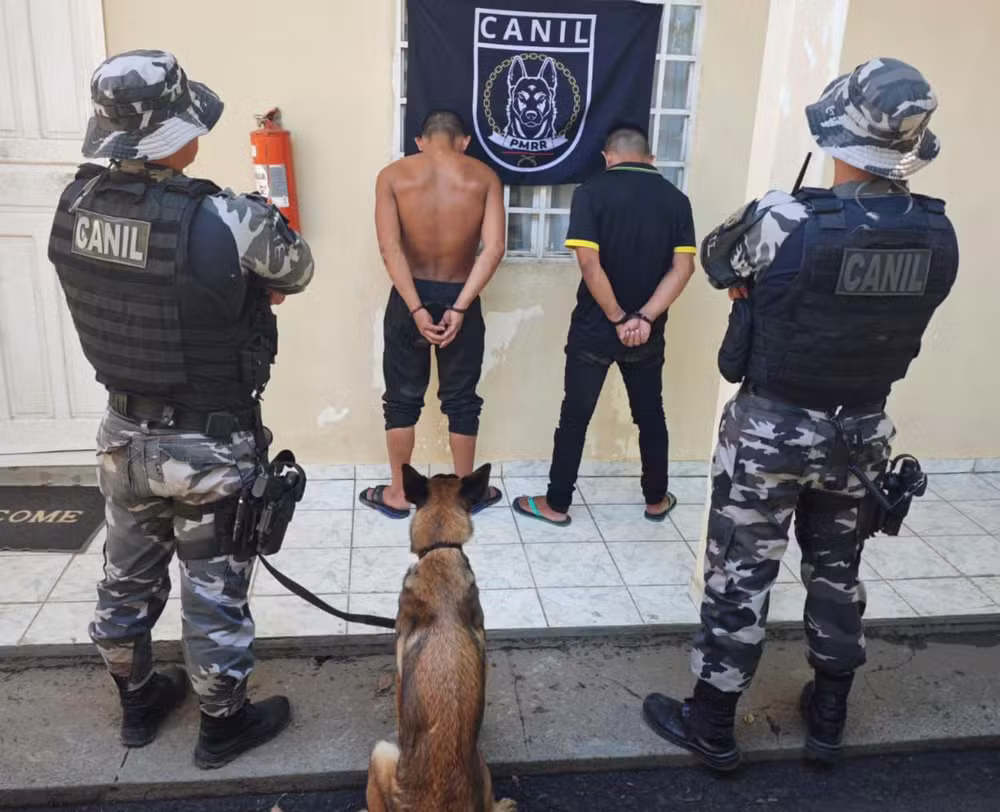 Jovens são presos com skunk e munições escondidos em máquina de lavar roupas em Bonfim