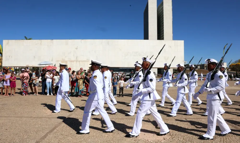 Inscrições para concurso da Marinha com 400 vagas terminam amanhã (12)